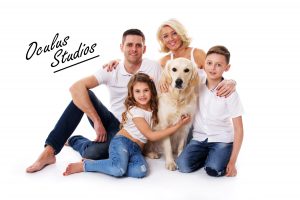 A family portrait taken by Oculus Studios Photography